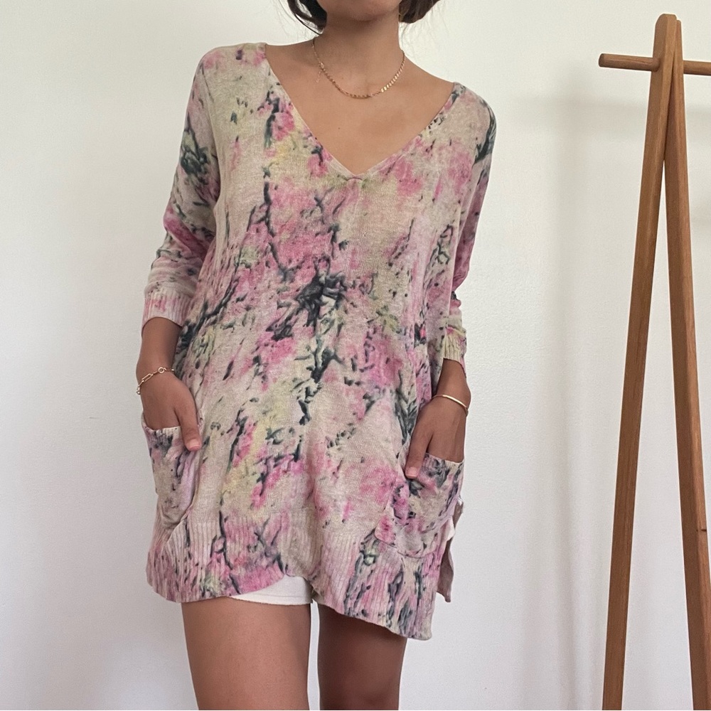 Sparrow Cherry Blossom Light Knitted V Neck Pullover